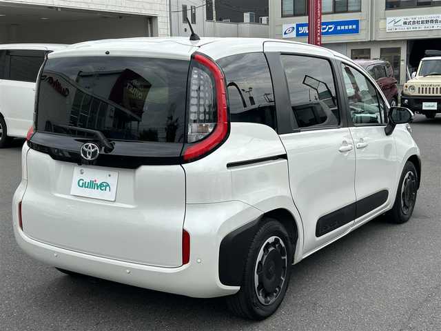 トヨタ シエンタ Z 群馬県 2023(令5)年 1.5万km ホワイトパールクリスタルシャイン バックカメラ/全方位カメラ/両側パワースライドドア/Bluetooth接続/AppleCarPlay/追従式クルーズコントロール/エンジンスタートボタン/MTモード付AT/スペアキー１本/シートヒーター/三列シート