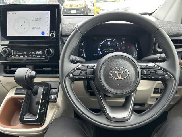 トヨタ シエンタ Z 群馬県 2023(令5)年 1.5万km ホワイトパールクリスタルシャイン バックカメラ/全方位カメラ/両側パワースライドドア/Bluetooth接続/AppleCarPlay/追従式クルーズコントロール/エンジンスタートボタン/MTモード付AT/スペアキー１本/シートヒーター/三列シート