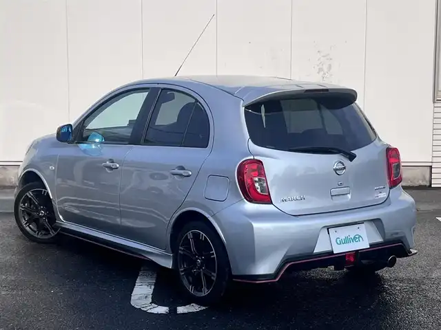 日産 マーチ ニスモS 三重県 2016(平28)年 5.5万km ブリリアントシルバー ５MT/NISMOフロントタワーバー/オーディオ（CD/FM/AM/AUX）/ETC/ドライブレコーダー（前）/ドライビングセーフティセンサー(ZERO-802V)/オートライト/電動格納ミラー/メッキV字加飾付「nismo S」エンブレム入ブラックメッシュフロントグリル/開口部台形メッシュフロントエアロバンパー/レッド加飾付ブラックフロントスポイラー/LEDハイパーデイライト/ボディ同色アウトサイドドアハンドル/ブラックドアサッシュ/フェンダーアーチモール/加飾付サイドシルスポイラー/リアスポイラー/レッド加飾付リアエアロバンパー/専用マフラー/リアフォグランプ/バックドア「nismo S」エンブレム/専用サスペンション/専用ブレーキシステム/レッド加飾付革/アルカンターラコンビステアリングホイール/専用アナログメーター/「nismo」ロゴ入専用タコメーター