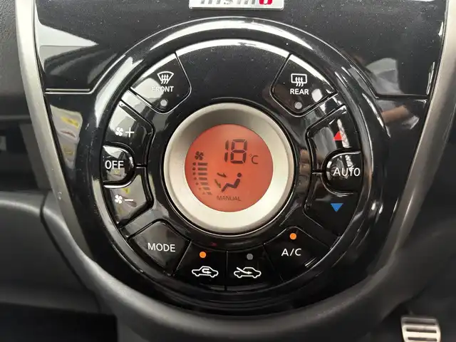 日産 マーチ ニスモS 三重県 2016(平28)年 5.5万km ブリリアントシルバー ５MT/NISMOフロントタワーバー/オーディオ（CD/FM/AM/AUX）/ETC/ドライブレコーダー（前）/ドライビングセーフティセンサー(ZERO-802V)/オートライト/電動格納ミラー/メッキV字加飾付「nismo S」エンブレム入ブラックメッシュフロントグリル/開口部台形メッシュフロントエアロバンパー/レッド加飾付ブラックフロントスポイラー/LEDハイパーデイライト/ボディ同色アウトサイドドアハンドル/ブラックドアサッシュ/フェンダーアーチモール/加飾付サイドシルスポイラー/リアスポイラー/レッド加飾付リアエアロバンパー/専用マフラー/リアフォグランプ/バックドア「nismo S」エンブレム/専用サスペンション/専用ブレーキシステム/レッド加飾付革/アルカンターラコンビステアリングホイール/専用アナログメーター/「nismo」ロゴ入専用タコメーター