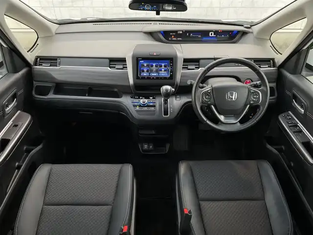 ホンダ フリード G ホンダセンシング 福岡県 2021(令3)年 2.8万km プラチナホワイトパール 純正7型SDナビ(フルセグTV/CD/DVD/BT)バックモニタホンダセンシングレーダークルコン両側パワスラ前後ドラレコETCUSB純正LEDヘッドライト純正アルミホイール純正フロアマットスマートキープッシュスタート