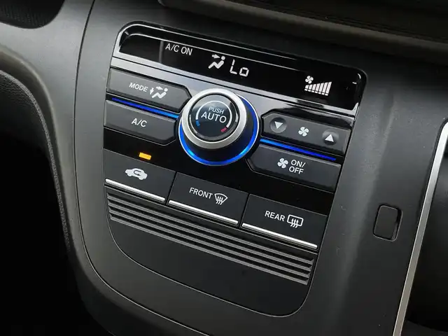 ホンダ フリード G ホンダセンシング 福岡県 2021(令3)年 2.8万km プラチナホワイトパール 純正7型SDナビ(フルセグTV/CD/DVD/BT)バックモニタホンダセンシングレーダークルコン両側パワスラ前後ドラレコETCUSB純正LEDヘッドライト純正アルミホイール純正フロアマットスマートキープッシュスタート