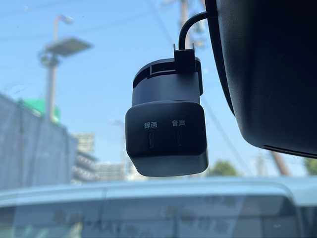 日産 セレナ ハイウェイスター V 大阪府 2023(令5)年 1.3万km パール 純正ナビ/【Bluetooth/フルセグTV/HDMI/USB】/前後純正ドラレコ/純正ビルトインETC/プロパイロット/衝突軽減ブレーキ/前後ソナー/ブラインドスポットワーニング/アラウンドビューモニター/電動パーキングブレーキ/オートブレーキホールド/LEDヘッドライト/オートライト/オートマチックハイビーム/デジタルインナーミラー/両側パワースライドドア/パドルシフト/プッシュスタート/スマートキー/ステアリングリモコン/ドアバイザー/後席サンシェード