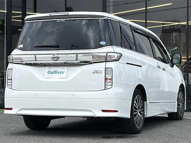 日産 エルグランド 250ハイウェイスターS 大阪府 2021(令3)年 4.7万km ピュアホワイトパール 純正１０インチナビ　茶ハーフレザーシート　木目パネル　純正エンジンスターター　衝突軽減　全方位カメラ　フルセグテレビ　アダプティブクルーズコントロール　ＢＳＭ　速度認識システム　　両側パワースライドドア　プラズマクラスター　デュアルエアコン　ＥＴＣ　ドラレコ　オットマン　プッシュスタート　