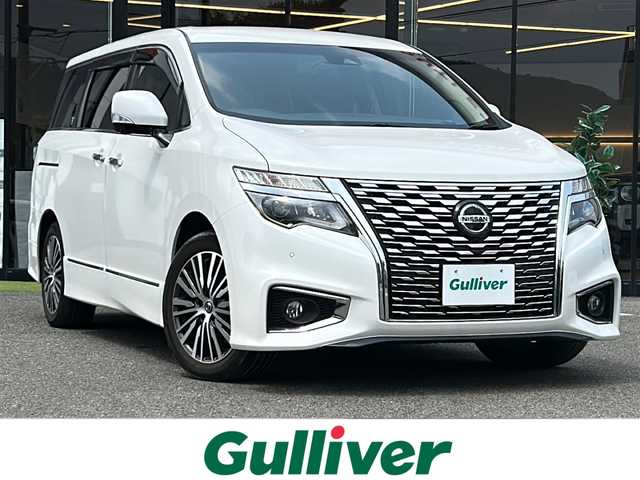 日産 エルグランド 250ハイウェイスターS 大阪府 2021(令3)年 4.7万km ピュアホワイトパール 純正１０インチナビ　茶ハーフレザーシート　木目パネル　純正エンジンスターター　衝突軽減　全方位カメラ　フルセグテレビ　アダプティブクルーズコントロール　ＢＳＭ　速度認識システム　　両側パワースライドドア　プラズマクラスター　デュアルエアコン　ＥＴＣ　ドラレコ　オットマン　プッシュスタート　