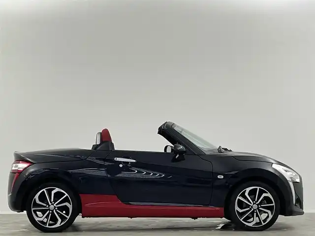 ダイハツ コペン ローブ 埼玉県 2018(平30)年 5.2万km ブラックマイカメタリック/マタドールレッドパール ナビ　シートヒーター　バックカメラ　ＬＥＤヘッドライト　ＥＴＣ　ハーフレザーシート　Ｂｌｕｅｔｏｏｔｈ　フルセグＴＶ　スマートキー