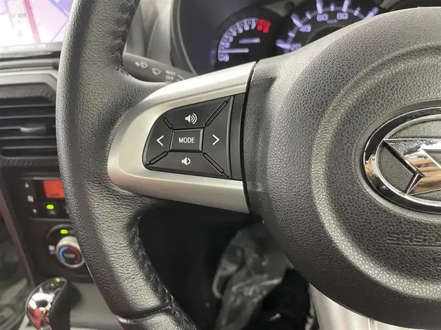 ダイハツ コペン ローブ 埼玉県 2018(平30)年 5.2万km ブラックマイカメタリック/マタドールレッドパール ナビ　シートヒーター　バックカメラ　ＬＥＤヘッドライト　ＥＴＣ　ハーフレザーシート　Ｂｌｕｅｔｏｏｔｈ　フルセグＴＶ　スマートキー
