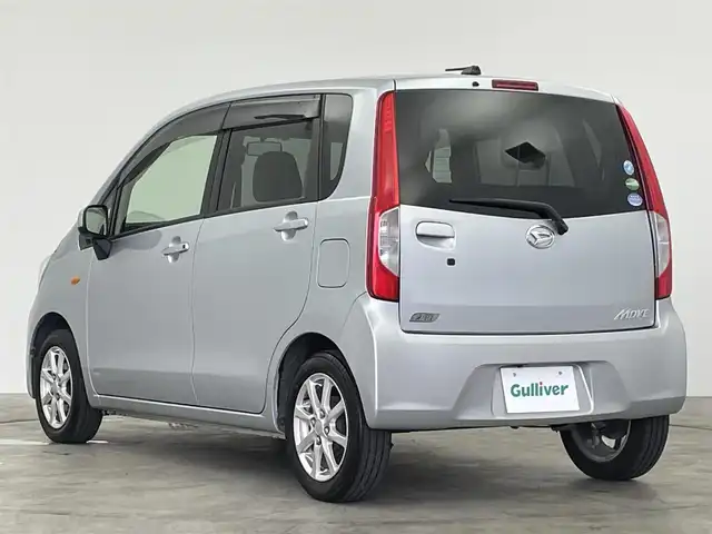 ダイハツ ムーヴ X SA 群馬県 2013(平25)年 5.7万km シルバー 禁煙車　純正７型ＳＤナビ　バックカメラ　衝突被害軽減システム　オートライト　横滑り防止装置　プッシュスタート　スマートキー　純正フロアマット　純正ベンチ　ベンチシート　ハロゲンヘッドライト