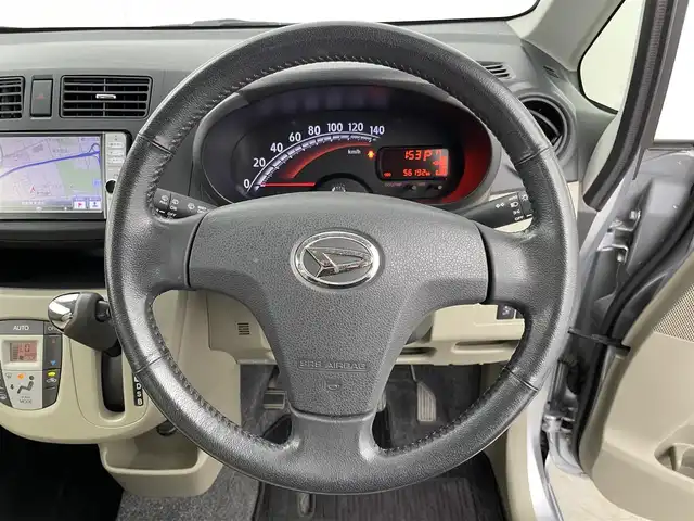 ダイハツ ムーヴ X SA 群馬県 2013(平25)年 5.7万km シルバー 禁煙車　純正７型ＳＤナビ　バックカメラ　衝突被害軽減システム　オートライト　横滑り防止装置　プッシュスタート　スマートキー　純正フロアマット　純正ベンチ　ベンチシート　ハロゲンヘッドライト