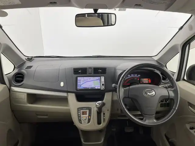 ダイハツ ムーヴ X SA 群馬県 2013(平25)年 5.7万km シルバー 禁煙車　純正７型ＳＤナビ　バックカメラ　衝突被害軽減システム　オートライト　横滑り防止装置　プッシュスタート　スマートキー　純正フロアマット　純正ベンチ　ベンチシート　ハロゲンヘッドライト