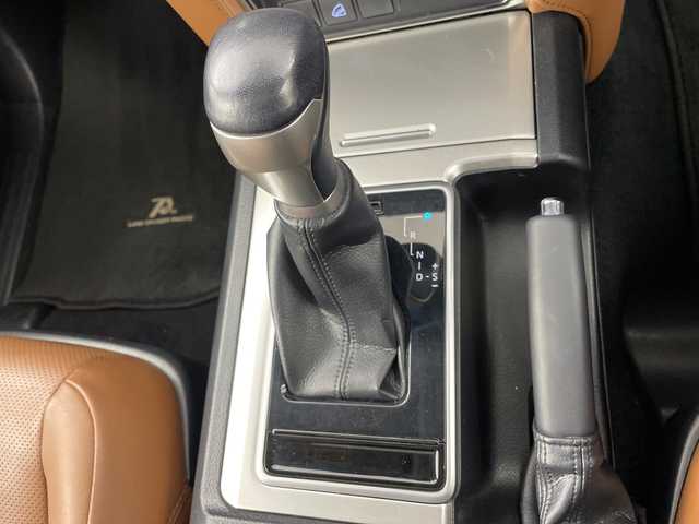 トヨタ ランドクルーザー プラド TX-L 70thアニバーサリーLTD 道央・札幌 2022(令4)年 3.9万km ホワイトパールクリスタルシャイン ・４WD /ディーゼルターボ/寒冷地仕様/・トヨタセーフティセンス/・プリクラッシュセーフティ/・レーダークルーズコントロール/・ムーンルーフ/・純正ディスプレイオーディオ/・ナビ/Bluetooth/USB//・パノラミックビューモニター/・茶レザーシート/運転席.助手席パワーシート/・運転席.助手席ベンチレーション/シートヒーター/・LEDライト/オートハイビーム/・ビルトインETC2.0/ドライブレコーダー/・RAYS17インチアルミホイール/・スタッドレス積み込み有り