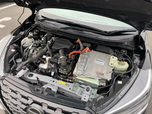 日産 キックス X 神奈川県 2021(令3)年 3.9万km ピュアブラック ・寒冷地仕様車/・プロパイロット/・純正9インチナビTV/(DVD/Bluetooth/フルセグ)/・アラウンドビューモニター/・インテリジェントルームミラー/・ステアリングヒーター/・シートヒーター/・電動パーキング(オートホールド)/・リアシートUSB