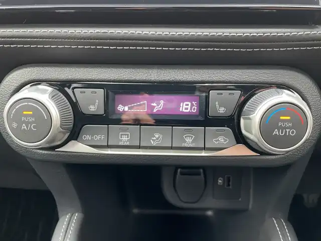 日産 キックス X 神奈川県 2021(令3)年 3.9万km ピュアブラック ・寒冷地仕様車/・プロパイロット/・純正9インチナビTV/(DVD/Bluetooth/フルセグ)/・アラウンドビューモニター/・インテリジェントルームミラー/・ステアリングヒーター/・シートヒーター/・電動パーキング(オートホールド)/・リアシートUSB