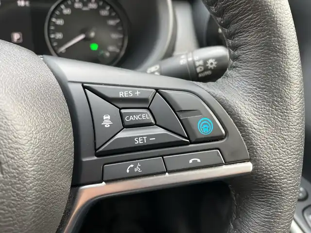 日産 キックス X 神奈川県 2021(令3)年 3.9万km ピュアブラック ・寒冷地仕様車/・プロパイロット/・純正9インチナビTV/(DVD/Bluetooth/フルセグ)/・アラウンドビューモニター/・インテリジェントルームミラー/・ステアリングヒーター/・シートヒーター/・電動パーキング(オートホールド)/・リアシートUSB