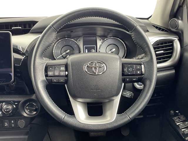 トヨタ ハイラックス Z 鹿児島県 2022(令4)年 4.6万km スーパーホワイトⅡ ワンオーナー/ALPINE11インチナビ/（AM/FM/Bluetooth/フルセグ/HDMI）/バックカメラ/前後ドライブレコーダー/ETC/トヨタセーフティーセンス/・プリクラッシュセーフティ/・レーンディパーチャーアラート/・レーダークルーズコントロール/・ロードサインアシスト/・先行車発進お知らせ機能/純正トノカバー/純正ベッドライナー/横滑り防止/アイドリングストップ/ダウンヒルアシスト/オートライト/LEDヘッドライト/スマートキー/プッシュスタート/スペアキー1本