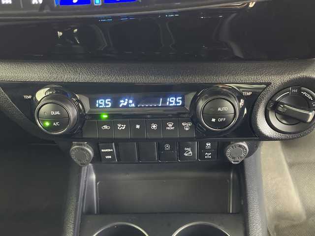 トヨタ ハイラックス Z 鹿児島県 2022(令4)年 4.6万km スーパーホワイトⅡ ワンオーナー/ALPINE11インチナビ/（AM/FM/Bluetooth/フルセグ/HDMI）/バックカメラ/前後ドライブレコーダー/ETC/トヨタセーフティーセンス/・プリクラッシュセーフティ/・レーンディパーチャーアラート/・レーダークルーズコントロール/・ロードサインアシスト/・先行車発進お知らせ機能/純正トノカバー/純正ベッドライナー/横滑り防止/アイドリングストップ/ダウンヒルアシスト/オートライト/LEDヘッドライト/スマートキー/プッシュスタート/スペアキー1本