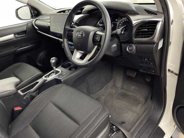 トヨタ ハイラックス Z 鹿児島県 2022(令4)年 4.6万km スーパーホワイトⅡ ワンオーナー/ALPINE11インチナビ/（AM/FM/Bluetooth/フルセグ/HDMI）/バックカメラ/前後ドライブレコーダー/ETC/トヨタセーフティーセンス/・プリクラッシュセーフティ/・レーンディパーチャーアラート/・レーダークルーズコントロール/・ロードサインアシスト/・先行車発進お知らせ機能/純正トノカバー/純正ベッドライナー/横滑り防止/アイドリングストップ/ダウンヒルアシスト/オートライト/LEDヘッドライト/スマートキー/プッシュスタート/スペアキー1本