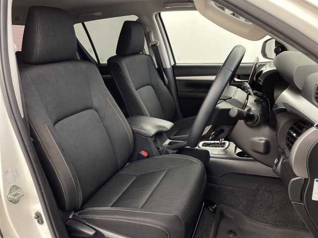 トヨタ ハイラックス Z 鹿児島県 2022(令4)年 4.6万km スーパーホワイトⅡ ワンオーナー/ALPINE11インチナビ/（AM/FM/Bluetooth/フルセグ/HDMI）/バックカメラ/前後ドライブレコーダー/ETC/トヨタセーフティーセンス/・プリクラッシュセーフティ/・レーンディパーチャーアラート/・レーダークルーズコントロール/・ロードサインアシスト/・先行車発進お知らせ機能/純正トノカバー/純正ベッドライナー/横滑り防止/アイドリングストップ/ダウンヒルアシスト/オートライト/LEDヘッドライト/スマートキー/プッシュスタート/スペアキー1本