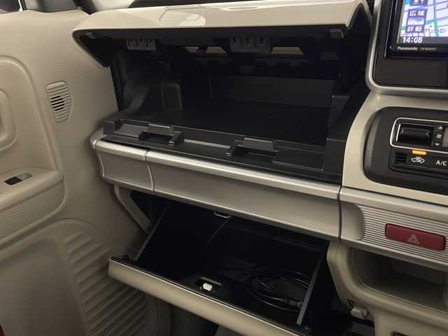 スズキ スペーシア HYBRID X 2トーン 宮崎県 2018(平30)年 5万km チアフルピンクメタリック/ホワイト2トーンルーフ 禁煙車/社外ナビTV/（CN-RE04WD/CD/DVD/Bluetooth/フルセグTV)/社外バックカメラ/社外ドライブレコーダー/純正ビルトインETC/純正LEDオートライト/純正セキュリティアラーム/両側電動スライドドア/レーンディパーチャーアラート/クリアランスソナー/エネチャージ/シートヒーター/オートエアコン/ウインカードアミラー/ルーフレール/スマートキー/プッシュエンジンスタート/新車時保証書/取扱い説明書