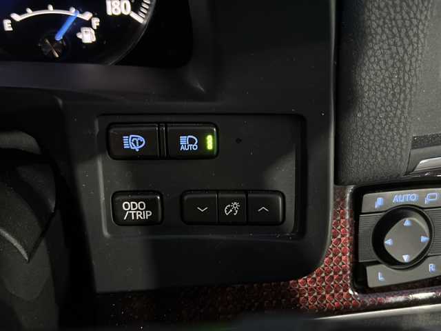 トヨタ クラウン ハイブリッド ロイヤルサルーンG 山口県 2017(平29)年 12.7万km ブラック 禁煙車/スマートキー/プッシュスタート/前方ドライブレコーダー/ETC/純正HDDナビ/(DTV/BT/DVD/ラジオ)/バックカメラ/クリアランスソナー/シートメモリー/パワーシート/オートライト/オートハイビーム/左右分離型フルオートエアコン/社外アルミホイール/(純正アルミホイール積み込み)/純正フロアマット/衝突軽減ブレーキ/レーダークルーズコントロール/保証書/取扱説明書