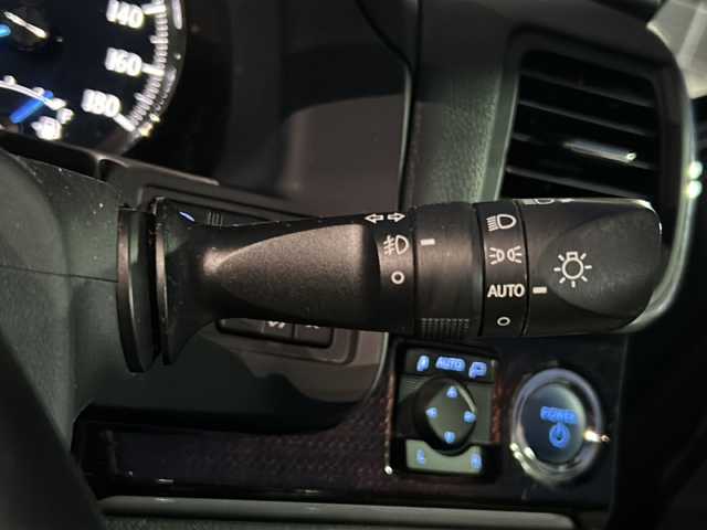 トヨタ クラウン ハイブリッド ロイヤルサルーンG 山口県 2017(平29)年 12.7万km ブラック 禁煙車/スマートキー/プッシュスタート/前方ドライブレコーダー/ETC/純正HDDナビ/(DTV/BT/DVD/ラジオ)/バックカメラ/クリアランスソナー/シートメモリー/パワーシート/オートライト/オートハイビーム/左右分離型フルオートエアコン/社外アルミホイール/(純正アルミホイール積み込み)/純正フロアマット/衝突軽減ブレーキ/レーダークルーズコントロール/保証書/取扱説明書