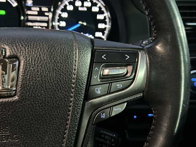 トヨタ クラウン ハイブリッド ロイヤルサルーンG 山口県 2017(平29)年 12.7万km ブラック 禁煙車/スマートキー/プッシュスタート/前方ドライブレコーダー/ETC/純正HDDナビ/(DTV/BT/DVD/ラジオ)/バックカメラ/クリアランスソナー/シートメモリー/パワーシート/オートライト/オートハイビーム/左右分離型フルオートエアコン/社外アルミホイール/(純正アルミホイール積み込み)/純正フロアマット/衝突軽減ブレーキ/レーダークルーズコントロール/保証書/取扱説明書