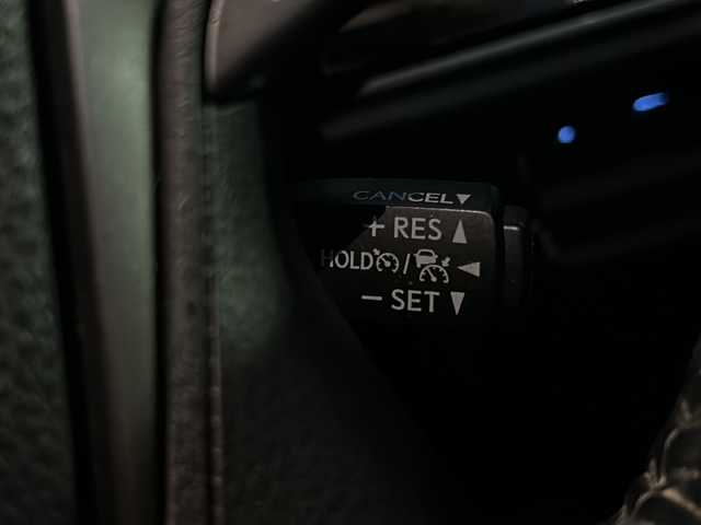 トヨタ クラウン ハイブリッド ロイヤルサルーンG 山口県 2017(平29)年 12.7万km ブラック 禁煙車/スマートキー/プッシュスタート/前方ドライブレコーダー/ETC/純正HDDナビ/(DTV/BT/DVD/ラジオ)/バックカメラ/クリアランスソナー/シートメモリー/パワーシート/オートライト/オートハイビーム/左右分離型フルオートエアコン/社外アルミホイール/(純正アルミホイール積み込み)/純正フロアマット/衝突軽減ブレーキ/レーダークルーズコントロール/保証書/取扱説明書