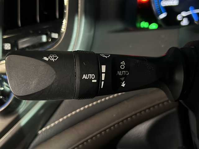 トヨタ クラウン ハイブリッド ロイヤルサルーンG 山口県 2017(平29)年 12.7万km ブラック 禁煙車/スマートキー/プッシュスタート/前方ドライブレコーダー/ETC/純正HDDナビ/(DTV/BT/DVD/ラジオ)/バックカメラ/クリアランスソナー/シートメモリー/パワーシート/オートライト/オートハイビーム/左右分離型フルオートエアコン/社外アルミホイール/(純正アルミホイール積み込み)/純正フロアマット/衝突軽減ブレーキ/レーダークルーズコントロール/保証書/取扱説明書