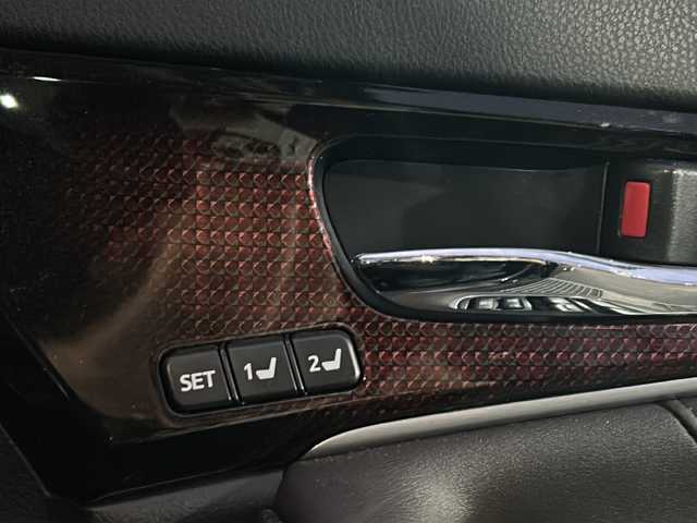 トヨタ クラウン ハイブリッド ロイヤルサルーンG 山口県 2017(平29)年 12.7万km ブラック 禁煙車/スマートキー/プッシュスタート/前方ドライブレコーダー/ETC/純正HDDナビ/(DTV/BT/DVD/ラジオ)/バックカメラ/クリアランスソナー/シートメモリー/パワーシート/オートライト/オートハイビーム/左右分離型フルオートエアコン/社外アルミホイール/(純正アルミホイール積み込み)/純正フロアマット/衝突軽減ブレーキ/レーダークルーズコントロール/保証書/取扱説明書