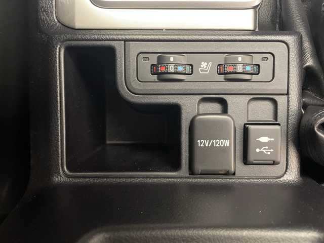 トヨタ ランドクルーザー プラド TX Lパッケージ 宮崎県 2019(平31)年 4.1万km アティチュードブラックマイカ 禁煙車/3列7人乗り/トヨタセーフティセンス/純正8型ナビTV/（B9129/Bluetooth/CD/DVD/FMAM/フルセグTV)/純正バックカメラ/純正ビルトイン2.0ETC/純正LEDオートライト/純正LEDフォグ/純正ルーフエンドスポイラー/純正OP/19インチアルミ/純正OP/ルーフレール/純正オートアラーム/純正フロアマット/パノラミックビューモニター/アダプティブクルーズコントロール/プリクラッシュセーフティ/レーンディパーチャーアラート/オートマチックハイビーム/ブラインドスポットモニター/クリアランスソナー/ダウンヒルアシストコントロール/サンルーフ/黒本革シート/オート電動格納ミラー/リア電動格納シート/リアスカッフプレート/リアラゲージトレイ/リアルームランプ（モデリスタ）/デュアルオートエアコン/前席シートヒーター/エアシート/パワーシート/ウッドコンビ本革巻ハンドル/スマートキー/プッシュエンジンスタート/スペアキー/新車時保証書/取扱い説明書