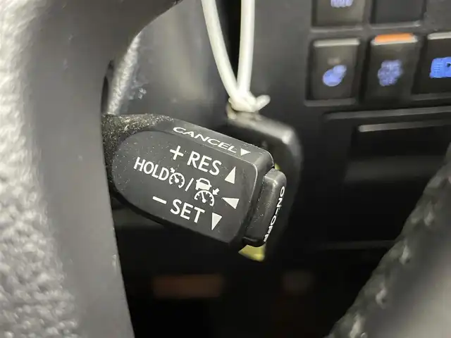 トヨタ アルファードハイブリット エグゼクティブ ラウンジ S 千葉県 2023(令5)年 3.6万km ブラック 禁煙車/ワンオーナー/トヨタセーフティセンス/・パーキングアシスト/・レーンディパーチャーアラート/・レーンキープアシスト/・レーダクルーズコントロール/・プリクラッシュセーフティ/・プリクラッシュセーフティブレーキ/・クリアランスソナー/・ブラインドスポットモニター/JBLプレミアムサウンドシステム/両側パワースライドドア/パワーバックドア/ツインサンルーフ/フリップダウンモニター/４WD/純正10.5インチメモリナビ/・CD/DVD/USB/Bluetooth/フルセグTV/・デジタルインナーミラー/・全方位カメラ/・ビルトインETC２.０/レザーシート/・全席パワーシート/・D席メモリ付き/・全席ベンチレーションシート/革巻きステアリング/・ステアリングスイッチ/・ステアリングヒーター/左右独立エアコン/電子パーキング/・ブレーキホールド/１００V電源/MT付きAT/純正フロアマット/純正１７インチAW/オートライト/・オートマチックハイビーム/・三眼シーケンシャルウインカー/・LEDヘッドライト/・LEDフォグランプ