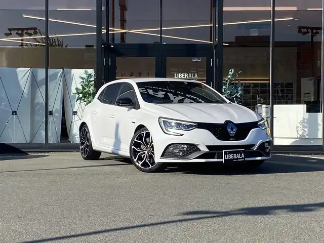 ルノー ルノー メガーヌ ルノー スポール 福岡県 2023(令5)年 4万km パール ・１オーナー/・アダプティブクルーズコントロール/・ｃａｒｐｌａｙ／Ｂｌｕｅｔｏｏｔｈ／ＵＳＢ／ＡＵＸ/・バックカメラ/・シートヒーター/・ドライブレコーダー/・ＥＴＣ/・純正１９ＡＷ/・ＬＥＤライト/・取扱説明書/・スペアキー