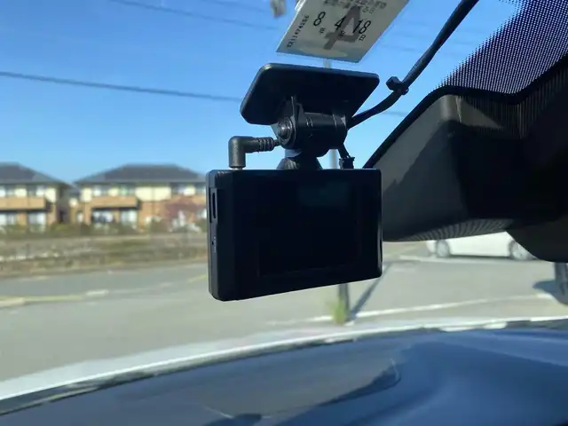 ルノー ルノー メガーヌ ルノー スポール 福岡県 2023(令5)年 4万km パール ・１オーナー/・アダプティブクルーズコントロール/・ｃａｒｐｌａｙ／Ｂｌｕｅｔｏｏｔｈ／ＵＳＢ／ＡＵＸ/・バックカメラ/・シートヒーター/・ドライブレコーダー/・ＥＴＣ/・純正１９ＡＷ/・ＬＥＤライト/・取扱説明書/・スペアキー