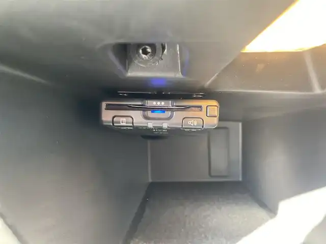 ルノー ルノー メガーヌ ルノー スポール 福岡県 2023(令5)年 4万km パール ・１オーナー/・アダプティブクルーズコントロール/・ｃａｒｐｌａｙ／Ｂｌｕｅｔｏｏｔｈ／ＵＳＢ／ＡＵＸ/・バックカメラ/・シートヒーター/・ドライブレコーダー/・ＥＴＣ/・純正１９ＡＷ/・ＬＥＤライト/・取扱説明書/・スペアキー