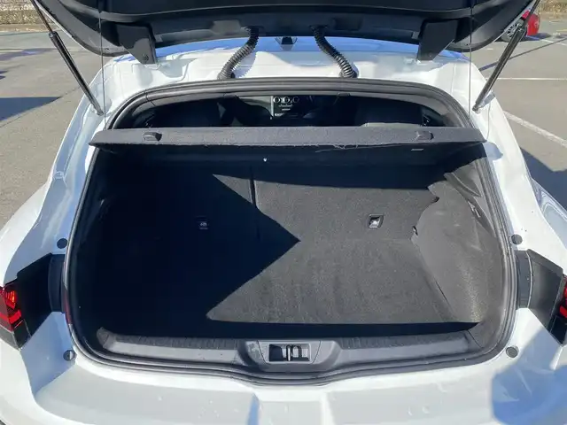 ルノー ルノー メガーヌ ルノー スポール 福岡県 2023(令5)年 4万km パール ・１オーナー/・アダプティブクルーズコントロール/・ｃａｒｐｌａｙ／Ｂｌｕｅｔｏｏｔｈ／ＵＳＢ／ＡＵＸ/・バックカメラ/・シートヒーター/・ドライブレコーダー/・ＥＴＣ/・純正１９ＡＷ/・ＬＥＤライト/・取扱説明書/・スペアキー