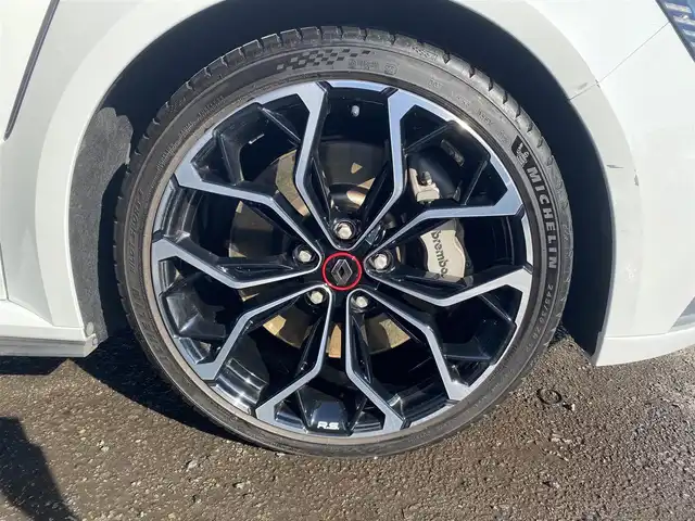 ルノー ルノー メガーヌ ルノー スポール 福岡県 2023(令5)年 4万km パール ・１オーナー/・アダプティブクルーズコントロール/・ｃａｒｐｌａｙ／Ｂｌｕｅｔｏｏｔｈ／ＵＳＢ／ＡＵＸ/・バックカメラ/・シートヒーター/・ドライブレコーダー/・ＥＴＣ/・純正１９ＡＷ/・ＬＥＤライト/・取扱説明書/・スペアキー