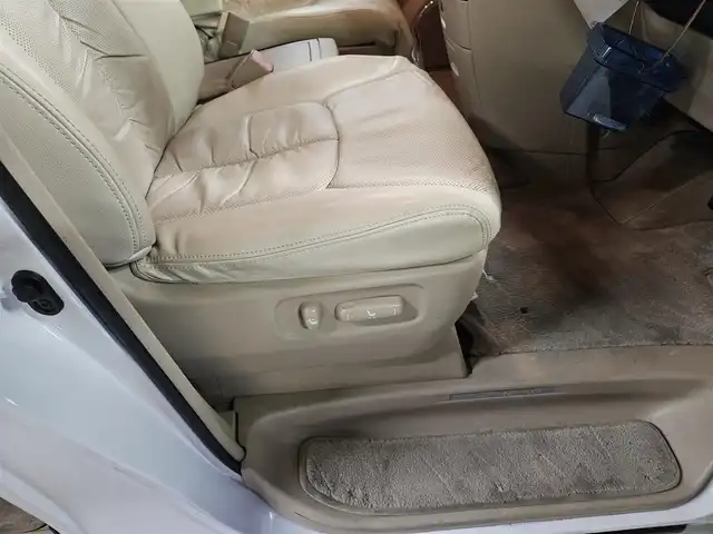 トヨタ アルファード 240G 宮崎県 2008(平20)年 6.8万km ホワイトパールクリスタルシャイン 純正ナビ/フルセグTV/後席用フリップダウンモニター/両側パワースライドドア/バックカメラ/クルーズコントロール/クリアランスソナー/HIDヘッドランプ/オートライト/デュアルオートエアコン/木目調/革巻きコンビステアリング/ステアリングスイッチ/レザー調シートカバー付/前席パワーシート/運転席ポジションメモリー/2列目リラックスキャプテンシート/助手席・2列目オットマン/純正17インチアルミホイール/スマートキー/プッシュエンジンスタート/禁煙車