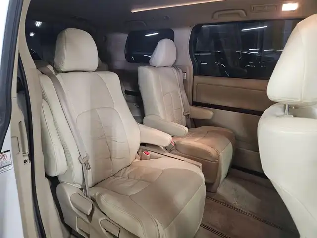 トヨタ アルファード 240G 宮崎県 2008(平20)年 6.8万km ホワイトパールクリスタルシャイン 純正ナビ/フルセグTV/後席用フリップダウンモニター/両側パワースライドドア/バックカメラ/クルーズコントロール/クリアランスソナー/HIDヘッドランプ/オートライト/デュアルオートエアコン/木目調/革巻きコンビステアリング/ステアリングスイッチ/レザー調シートカバー付/前席パワーシート/運転席ポジションメモリー/2列目リラックスキャプテンシート/助手席・2列目オットマン/純正17インチアルミホイール/スマートキー/プッシュエンジンスタート/禁煙車