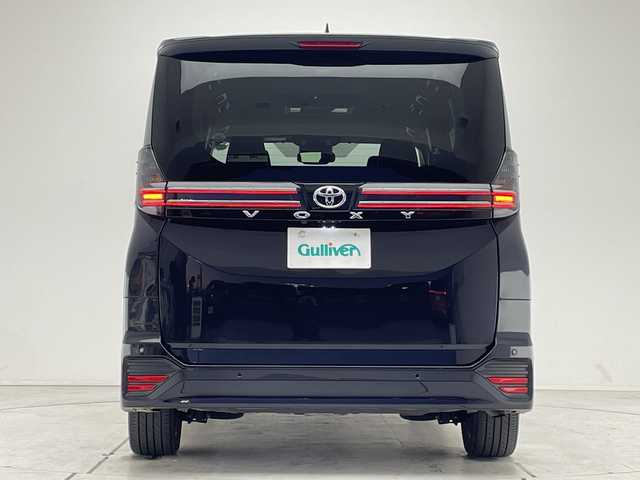 トヨタ ヴォクシー S－Z 愛知県 2023(令5)年 2万km スパークリングブラックパールクリスタルシャイン 純正ディズプレイオーディオナビ/フリップダウンモニター/両側パワースライドドア/レーダークルーズコントロール/シートヒーター/バックカメラ/コーナーセンサー/純正アルミホイール/ETC2.0/LEDヘッドライト/リアオートエアコン/オートマチックハイビーム/衝突軽減システム/フルセグ/CD DVD/Bluetooth/ステアリングスイッチ/スマートキー/プッシュスタート