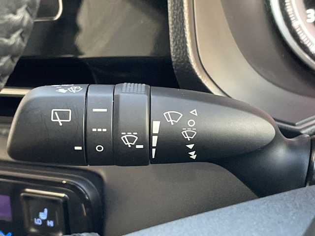 トヨタ ヴォクシー S－Z 愛知県 2023(令5)年 2万km スパークリングブラックパールクリスタルシャイン 純正ディズプレイオーディオナビ/フリップダウンモニター/両側パワースライドドア/レーダークルーズコントロール/シートヒーター/バックカメラ/コーナーセンサー/純正アルミホイール/ETC2.0/LEDヘッドライト/リアオートエアコン/オートマチックハイビーム/衝突軽減システム/フルセグ/CD DVD/Bluetooth/ステアリングスイッチ/スマートキー/プッシュスタート