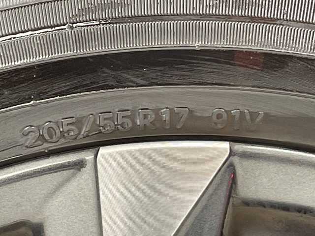 トヨタ ヴォクシー S－Z 愛知県 2023(令5)年 2万km スパークリングブラックパールクリスタルシャイン 純正ディズプレイオーディオナビ/フリップダウンモニター/両側パワースライドドア/レーダークルーズコントロール/シートヒーター/バックカメラ/コーナーセンサー/純正アルミホイール/ETC2.0/LEDヘッドライト/リアオートエアコン/オートマチックハイビーム/衝突軽減システム/フルセグ/CD DVD/Bluetooth/ステアリングスイッチ/スマートキー/プッシュスタート