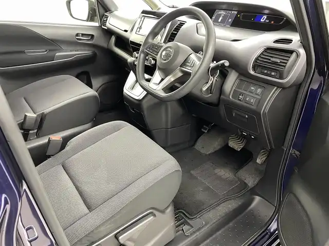 日産 セレナ X 福島県 2017(平29)年 6.3万km アズライトブルー インテリジェント エマージェンシー ブレーキ/・踏み間違い衝突防止アシスト/・車線逸脱警報/・衝突軽減ブレーキ/・側方支援/・プロパイロット/・アラウンドビューモニター/・標識探知/・駐車支援/・ふらつき警報/純正ナビゲーション/・型式：MM-316D-W/・Bluetooth/AM・FM/CD/DVD/USB/TV/AUX/・バックカメラ/・ETC/両側パワースライドドア/LEDライト/・オートライト/電装格納ウィンカーミラー/プッシュスタート/・スマートキー/・スペアキー/純正フロアマット/ドアバイザー