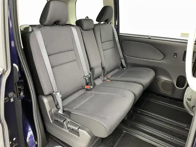 日産 セレナ X 福島県 2017(平29)年 6.3万km アズライトブルー インテリジェント エマージェンシー ブレーキ/・踏み間違い衝突防止アシスト/・車線逸脱警報/・衝突軽減ブレーキ/・側方支援/・プロパイロット/・アラウンドビューモニター/・標識探知/・駐車支援/・ふらつき警報/純正ナビゲーション/・型式：MM-316D-W/・Bluetooth/AM・FM/CD/DVD/USB/TV/AUX/・バックカメラ/・ETC/両側パワースライドドア/LEDライト/・オートライト/電装格納ウィンカーミラー/プッシュスタート/・スマートキー/・スペアキー/純正フロアマット/ドアバイザー