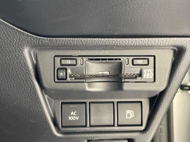 トヨタ プリウス X 愛知県 2023(令5)年 5.5万km シルバーメタリック 純正8型ディスプレイオーディオ　ナビ機能なし/レーダークルーズコントロール/フルセグ/Bluetooth/バックカメラ/コーナーセンサー/ETC2.0/LEDヘッドライト/ブラインドスポットモニター/LEDヘッドライト/レーンキープアシスト/オートマチックハイビーム/ステアリングスイッチ/スマートキー/プッシュスタート