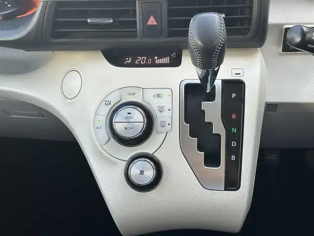トヨタ シエンタ ハイブリッド G 三重県 2017(平29)年 7.8万km ヴィンテージブラウンパールクリスタルシャイン ♪トヨタセーフティセンス♪/純正ナビ/　・フルセグＴＶ/　・Ｂｌｕｅｔｏｏｔｈ/　・ＤＶＤ再生/　・録音/バックガイドモニター/両側パワースライドドア/スマートキーＸ２/プッシュスタート/オートハイビーム/LEDヘッドライト/HIDフォグライト/ドライブレコーダー/オートリトラクタブルミラー/ターンミラー/ビルトインETC/純正フロアマット/ステアリングスイッチ/横滑り防止機能