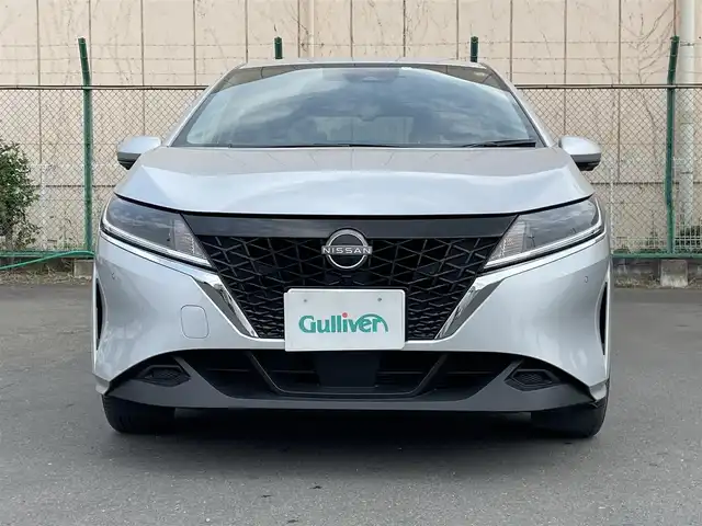 日産 ノート X FOUR 東京都 2023(令5)年 3.9万km ブリリアントシルバー 純正ナビ/アラウンドビューモニター/インテリジェントルームミラー/エマージェンシーブレーキ/車線逸脱警報/プロパイロット/ソナー/シートヒーター/ＥＴＣ/ワイヤレス充電器/ドライブレコーダー