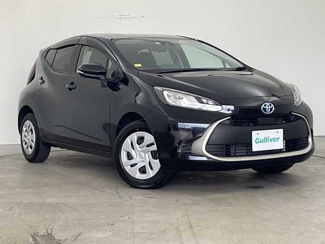 トヨタ アクア G 秋田県 2022(令4)年 3万km ブラックマイカ 4WD/ワンオーナー/10.5インチディスプレイオーディオ(BT フルセグTV)/バックカメラ/TOYOTAsafetySense/　・プリクラッシュセーフティ/　・レーダークルーズコントロール（全車速追従機能付き）/　・レーントレーシングアシスト/　・ロードサインアシスト/　・オートマチックハイビーム/　・ドライバー異常時対応システム/　・プロアクティブドライビングアシスト/　・パーキングサポートブレーキ（前後方静止物）/AC100V/スマートキー/プッシュスタート/LEDヘッドライト/ETC/社外前後ドラレコ/コーナーセンサー/電動格納ミラー
