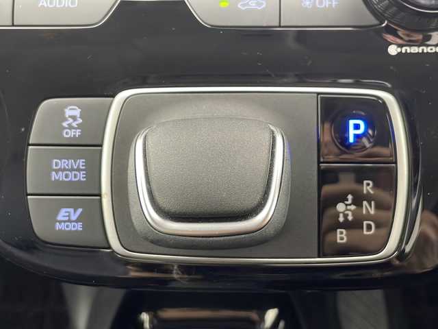 トヨタ アクア G 秋田県 2022(令4)年 3万km ブラックマイカ 4WD/ワンオーナー/10.5インチディスプレイオーディオ(BT フルセグTV)/バックカメラ/TOYOTAsafetySense/　・プリクラッシュセーフティ/　・レーダークルーズコントロール（全車速追従機能付き）/　・レーントレーシングアシスト/　・ロードサインアシスト/　・オートマチックハイビーム/　・ドライバー異常時対応システム/　・プロアクティブドライビングアシスト/　・パーキングサポートブレーキ（前後方静止物）/AC100V/スマートキー/プッシュスタート/LEDヘッドライト/ETC/社外前後ドラレコ/コーナーセンサー/電動格納ミラー