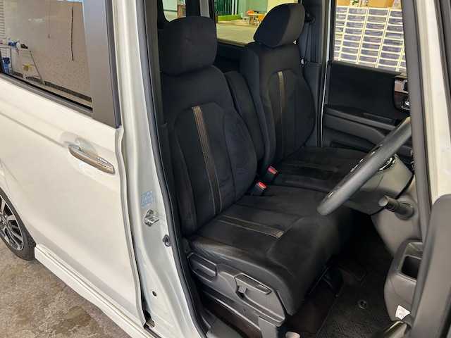 ホンダ Ｎ ＢＯＸ カスタム G L ホンダセンシング 静岡県 2018(平30)年 11.8万km プレミアムホワイトパールⅡ (株)IDOMが運営する【じしゃロン浜松店】の自社ローン専用車両になりますこちらは現金またはオートローンご利用時の価格です。自社ローンご希望の方は別途その旨お申付け下さい/純正メモリナビ/Bluetooth/CD/DVD/SD/USB/フルセグTV/左側パワースライドドア/衝突被害軽減システム/ＥＴＣ/横滑り防止装置/カーテンエアバック/盗難防止装置/アイドリングストップ/バックカメラ/プッシュスタート/純正アルミホイール/オートエアコン