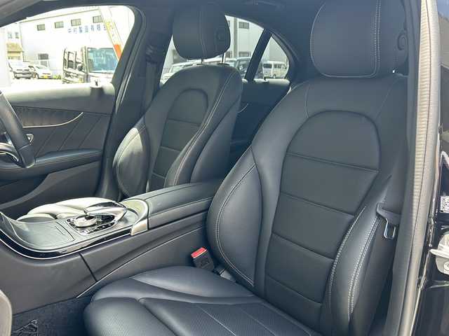 メルセデス・ベンツ Ｃ１８０ アバンギャルド AMGライン 愛知県 2020(令2)年 2.4万km オブシディアンブラック ワンオーナー/純正12.3インチHDDナビ/(Bluetooth/ワンセグTV/AM/FM)/バックカメラ/純正ドラレコ前後/純正2.0ビルトインETC/レーダーセーフティーパッケージ/(アクティブレーンチェンジアシスト/ロードサインアシスト/アクティブブレーキアシスト)/ブラインドスポットアシスト/リヤクロストラフィックアラート/パーキングアシストパークトロニック/アクティブパーキングアシスト/アクティブスタンスアシストディストロニック/メルセデスベンツロゴ付きブレーキキャリパー/AMG5R18ツインスポークAW/レザーARTICOシート/シートヒーター前席/スペアキー×1/アンビエントライト/パドルシフト/取説/保証書